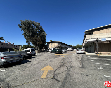 11133 Rose Avenue - Photo Thumbnail 16