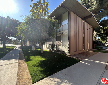 11133 Rose Avenue - Photo Thumbnail 12