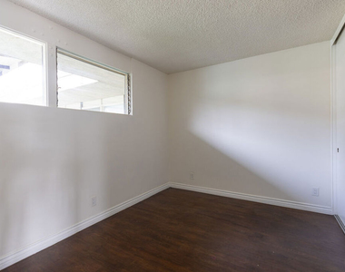 11133 Rose Avenue - Photo Thumbnail 7