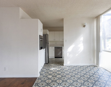 11133 Rose Avenue - Photo Thumbnail 3
