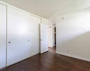 11133 Rose Avenue - Photo Thumbnail 8