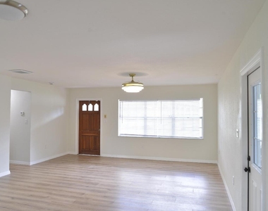 3005 Tennessee Avenue - Photo Thumbnail 3