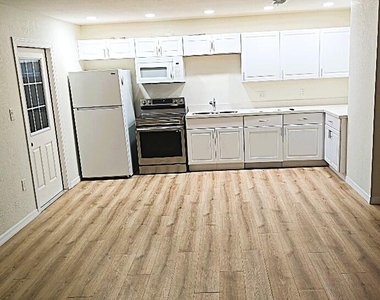 3005 Tennessee Avenue - Photo Thumbnail 2