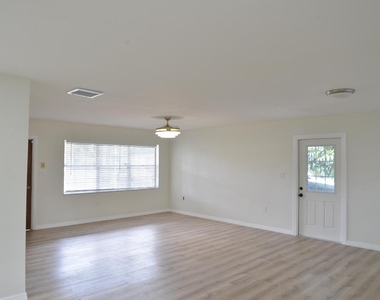 3005 Tennessee Avenue - Photo Thumbnail 4
