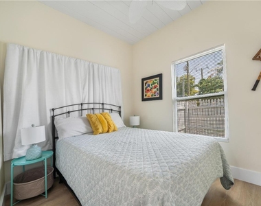 602 Nw 1st Street - Photo Thumbnail 5