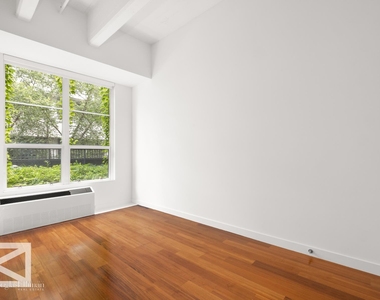 184 Kent Ave - Photo Thumbnail 2