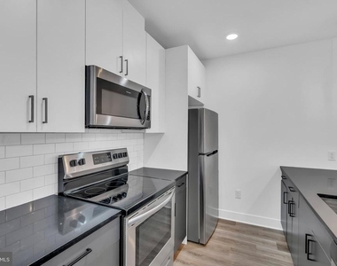 330 Cecil B Moore Avenue - Photo Thumbnail 4
