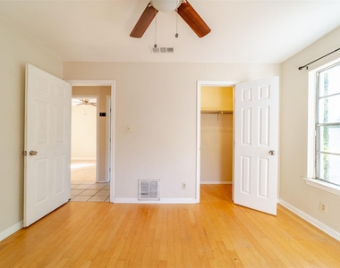 1738 Rutland Dr - Photo Thumbnail 8