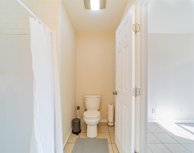 1738 Rutland Dr - Photo Thumbnail 4
