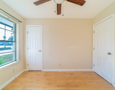 1738 Rutland Dr - Photo Thumbnail 2