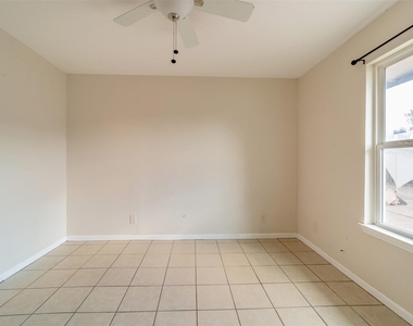 1738 Rutland Dr - Photo Thumbnail 17