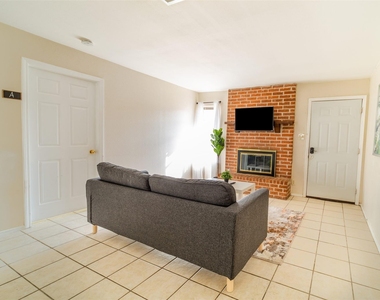1738 Rutland Dr - Photo Thumbnail 7