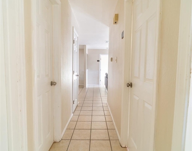 1738 Rutland Dr - Photo Thumbnail 11