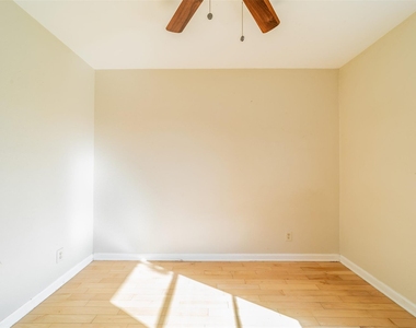 1738 Rutland Dr - Photo Thumbnail 22