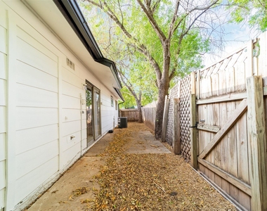 1738 Rutland Dr - Photo Thumbnail 6
