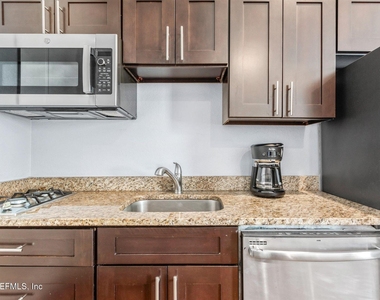 105 N 2nd Street - Photo Thumbnail 22