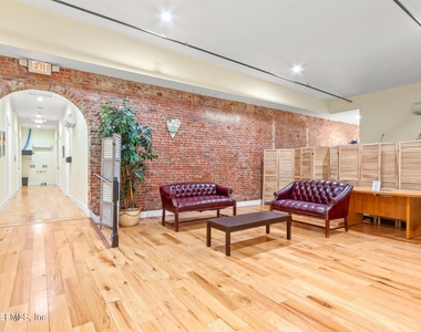 105 N 2nd Street - Photo Thumbnail 15