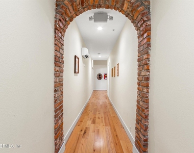 105 N 2nd Street - Photo Thumbnail 13