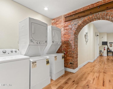 105 N 2nd Street - Photo Thumbnail 12