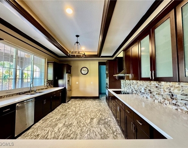 14370 Mcgregor Boulevard - Photo Thumbnail 5
