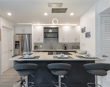 788 Park Shore Drive - Photo Thumbnail 9