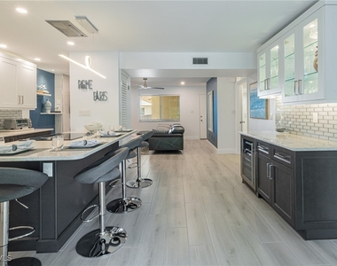 788 Park Shore Drive - Photo Thumbnail 18