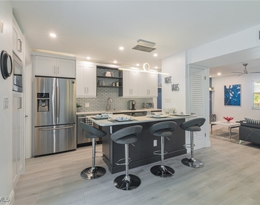 788 Park Shore Drive - Photo Thumbnail 8