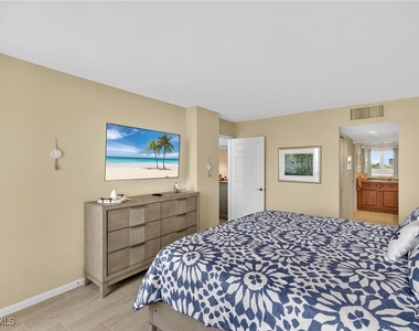 4001 Gulf Shore Boulevard N - Photo Thumbnail 14
