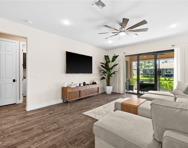 14750 Laguna Drive - Photo Thumbnail 12
