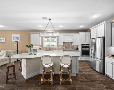 14750 Laguna Drive - Photo Thumbnail 16