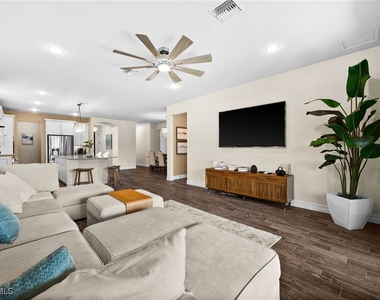 14750 Laguna Drive - Photo Thumbnail 14