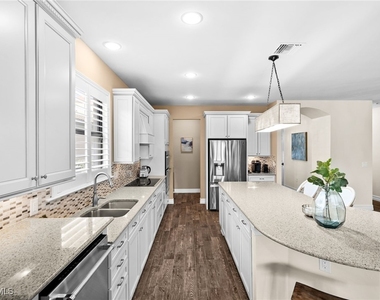 14750 Laguna Drive - Photo Thumbnail 15
