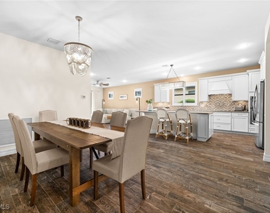 14750 Laguna Drive - Photo Thumbnail 8