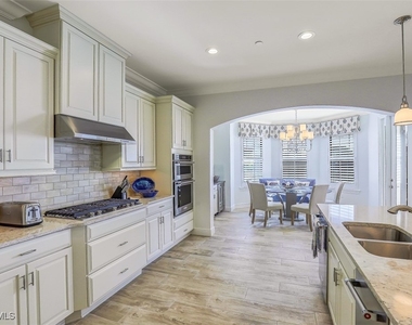 16433 Carrara Way - Photo Thumbnail 8
