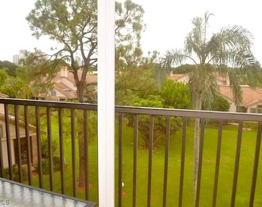 555 Park Shore Drive - Photo Thumbnail 16