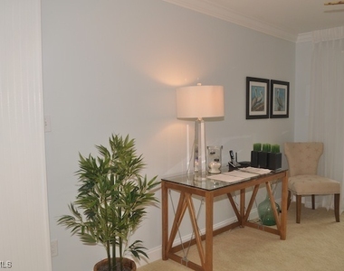 555 Park Shore Drive - Photo Thumbnail 11