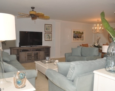 555 Park Shore Drive - Photo Thumbnail 13
