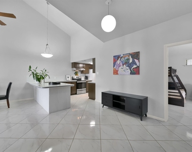 35 Lakeview Village - Photo Thumbnail 11