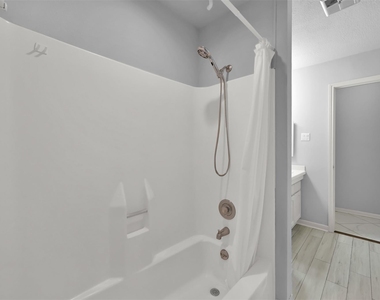35 Lakeview Village - Photo Thumbnail 22