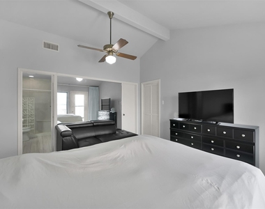 35 Lakeview Village - Photo Thumbnail 12