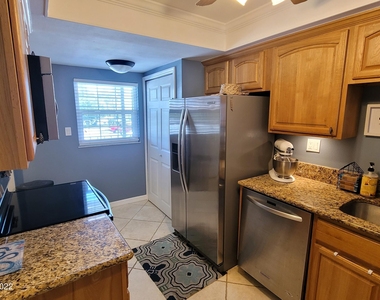 4100 Ocean Beach Boulevard - Photo Thumbnail 11