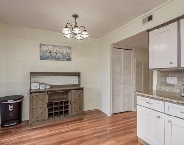 5557 Sea Forest Drive - Photo Thumbnail 15
