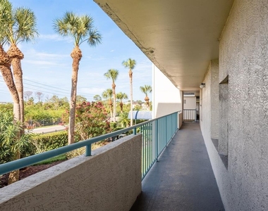 5557 Sea Forest Drive - Photo Thumbnail 8