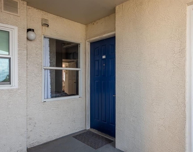 5557 Sea Forest Drive - Photo Thumbnail 9
