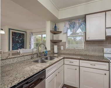 5557 Sea Forest Drive - Photo Thumbnail 13