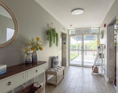 5557 Sea Forest Drive - Photo Thumbnail 7