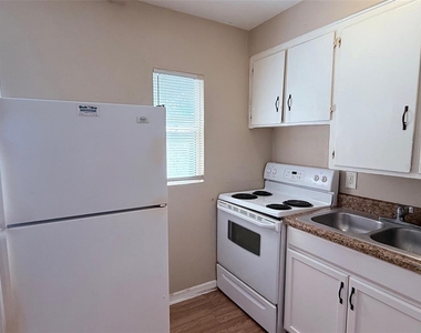986 22nd Avenue S - Photo Thumbnail 7