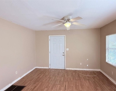 986 22nd Avenue S - Photo Thumbnail 3
