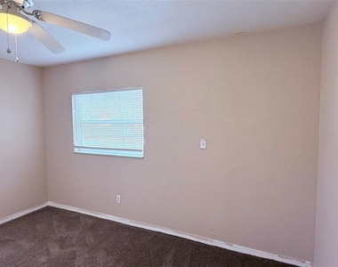986 22nd Avenue S - Photo Thumbnail 9
