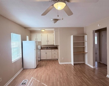 986 22nd Avenue S - Photo Thumbnail 1